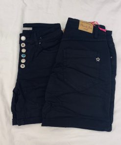 Härliga svarta jeansshorts med fräcka knappar