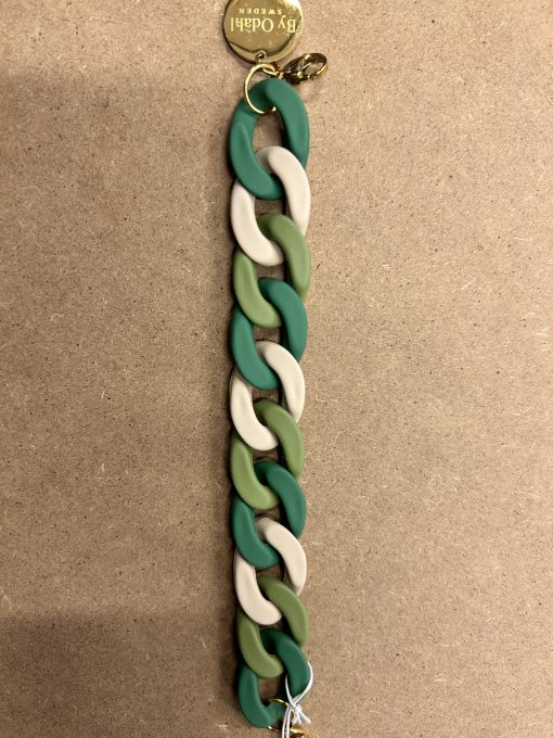 Fint flerfärgat armband i grönt