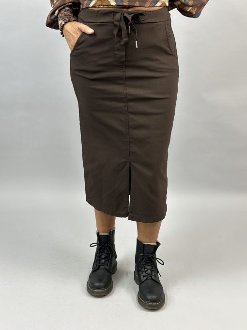 Magiskt stretchig kjol i brunt