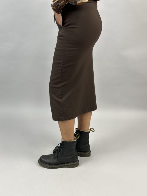 Magiskt stretchig kjol i brunt