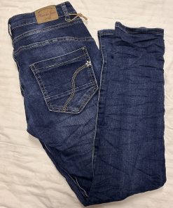 Mörktvättade jeans med knappknäppning