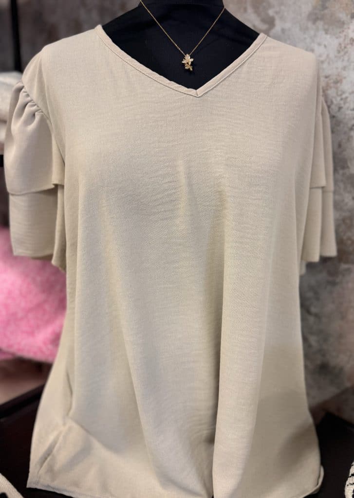 Beige topp med volangärm