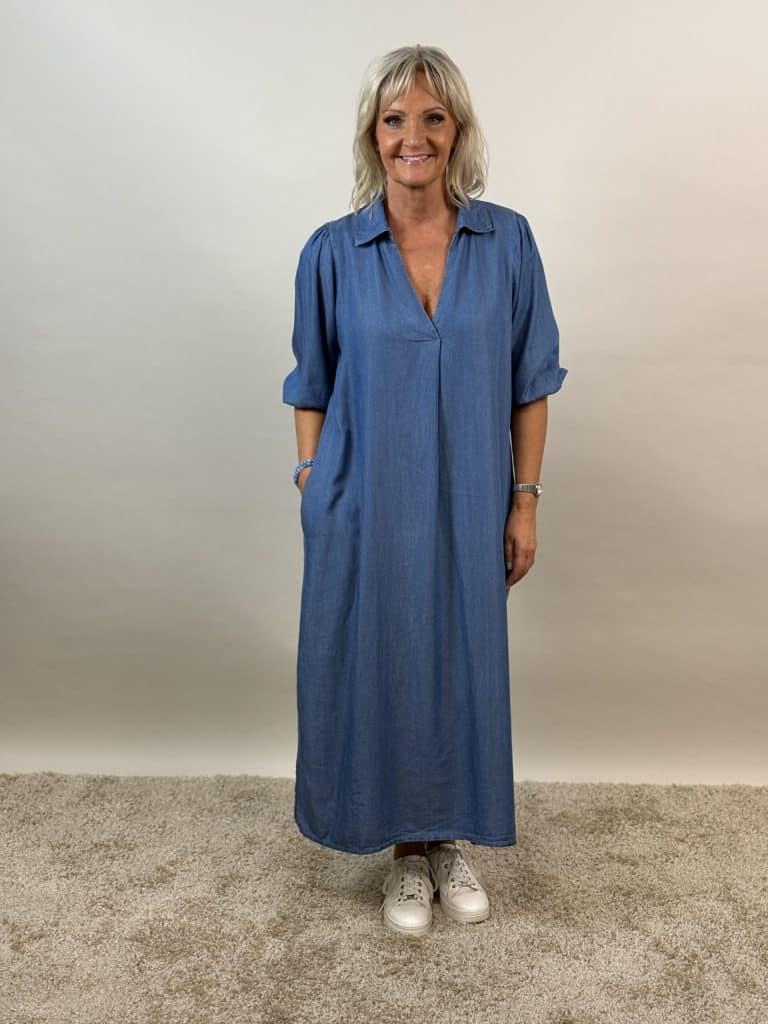 Härlig jeansklänning med puffärm