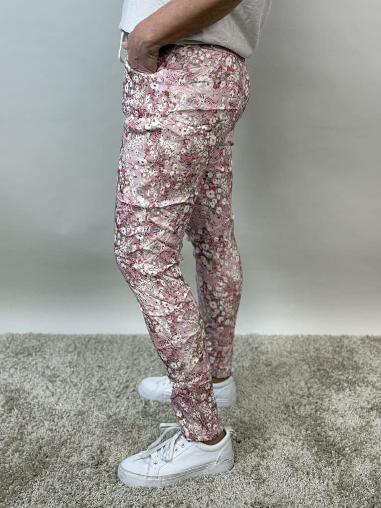 Småblommiga magiska byxor i rosa