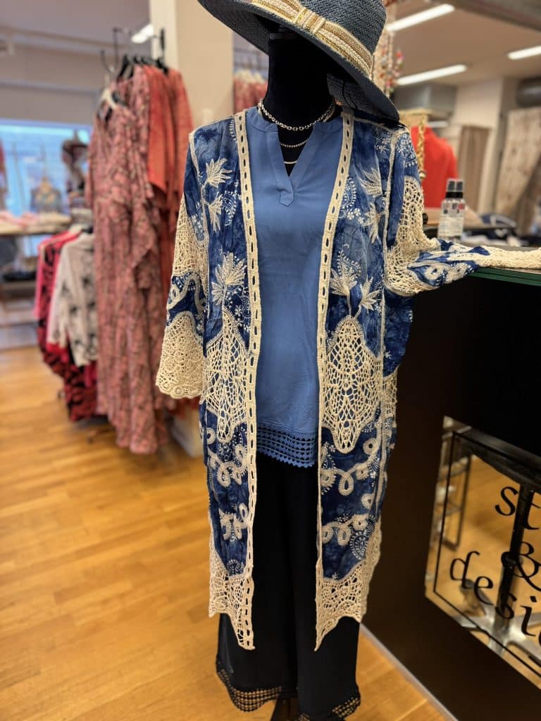 ljuvlig kaftan med fina detaljer