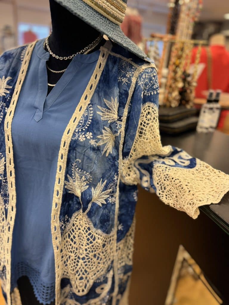 ljuvlig kaftan med fina detaljer