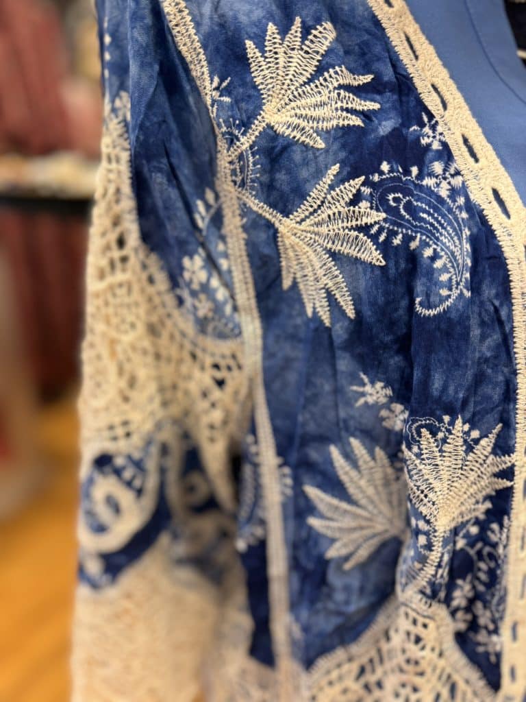ljuvlig kaftan med fina detaljer