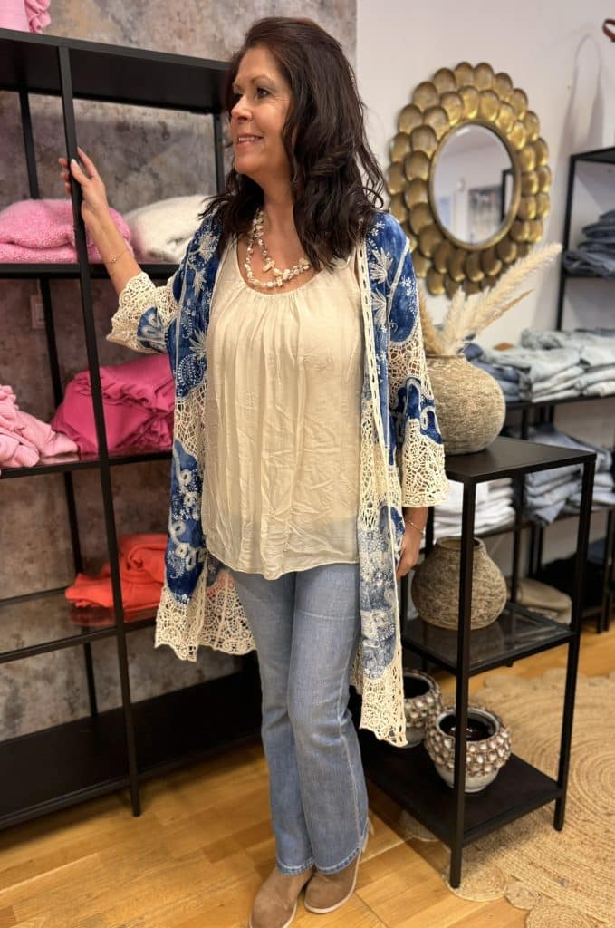 ljuvlig kaftan med fina detaljer
