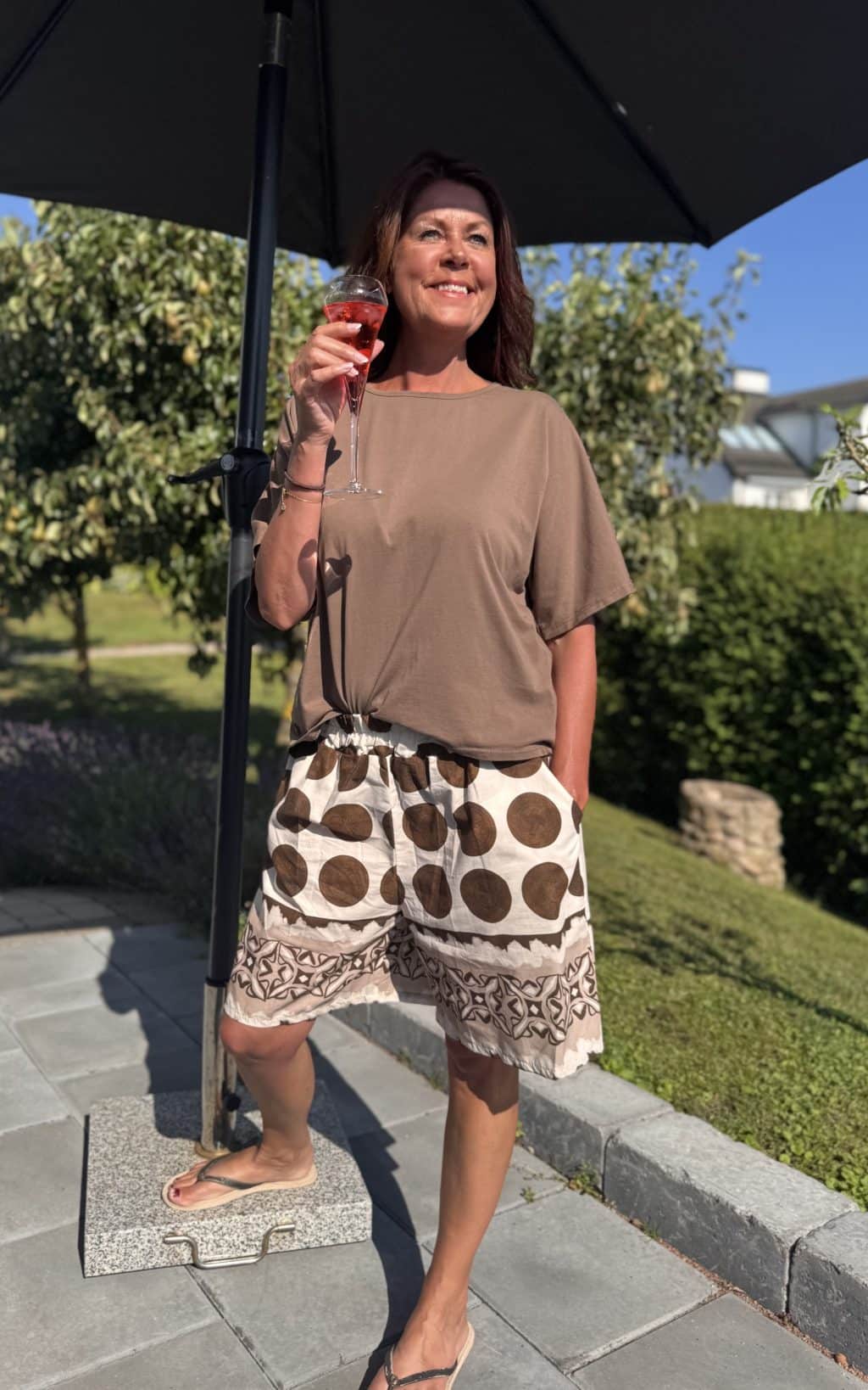 Mönstrade bomullsshorts i brunt och beige