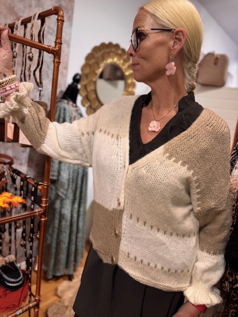 Beige kofta med elegans