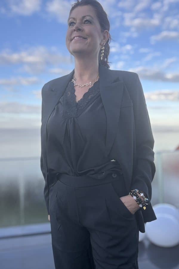 elegant svart kavaj