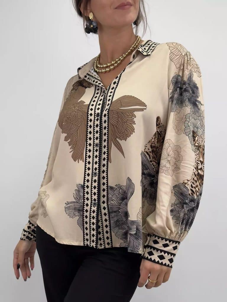 Mönstrad viskosblus i beige