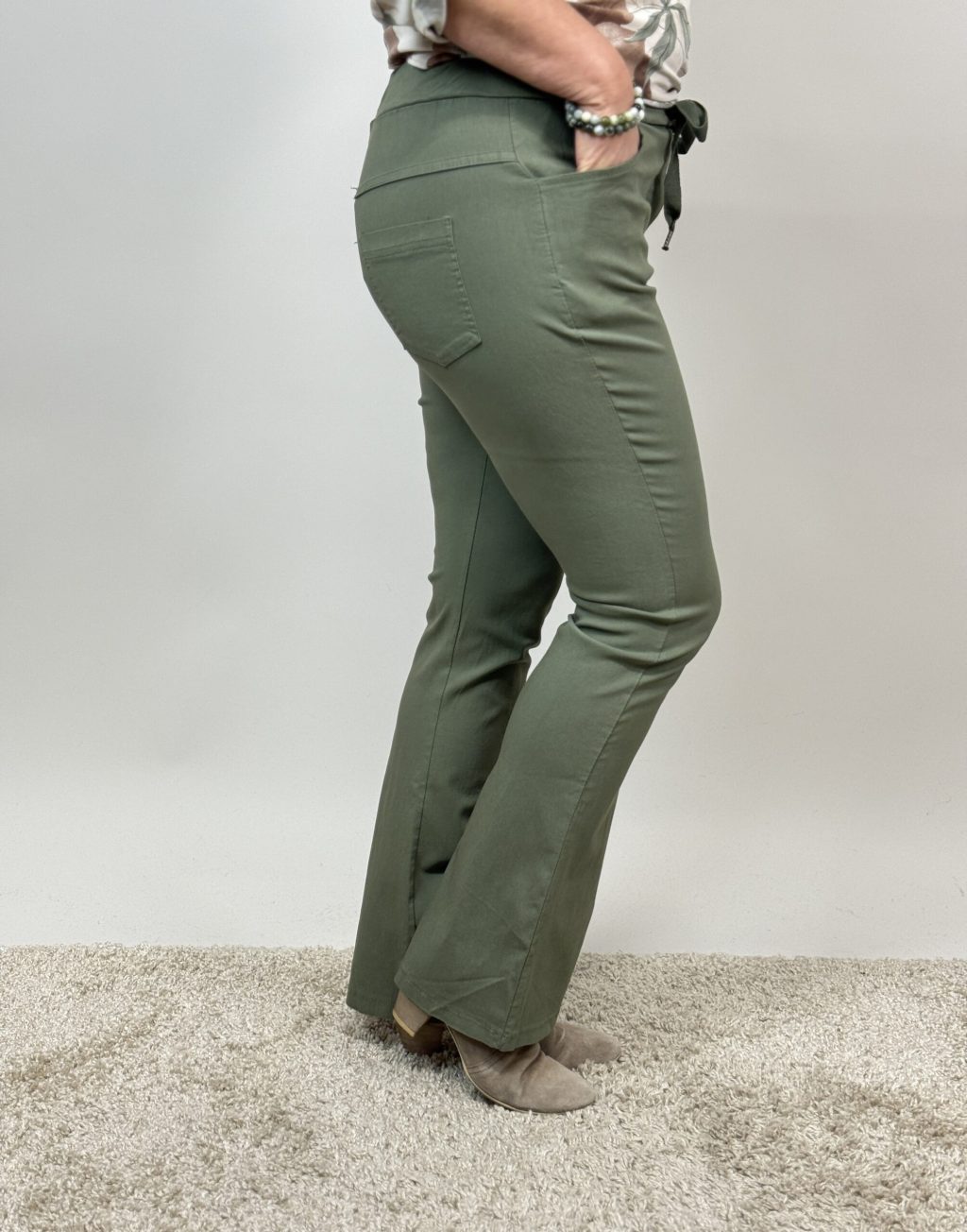 ✨ Stretchiga bootcut-byxor med perfekt fall ✨