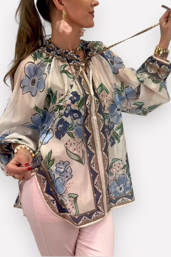 Blåblommig blus i tencel