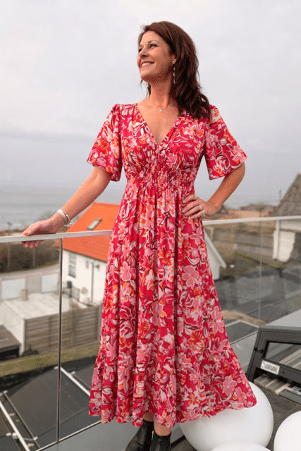 🌸 Vacker Rosamönstrad Klänning 🌸