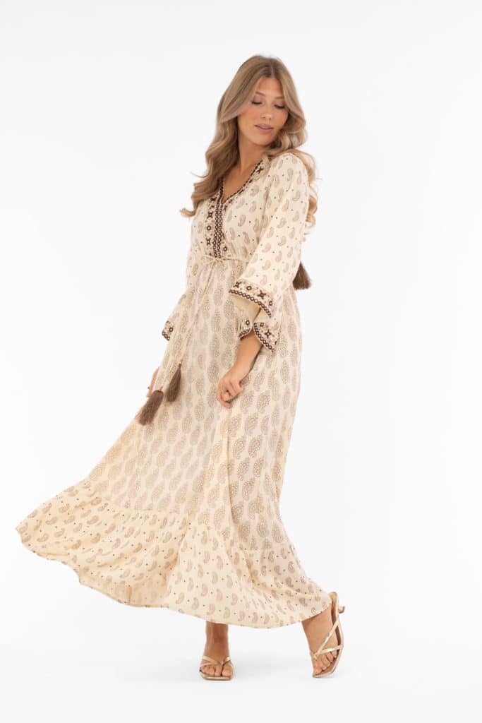 Bohemisk klänning i paisleymönster