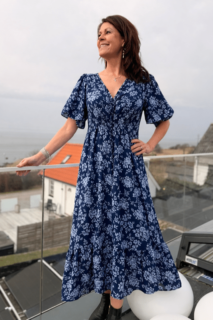 Fin blåmönstrad klänning