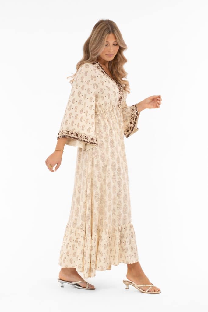 Bohemisk klänning i paisleymönster