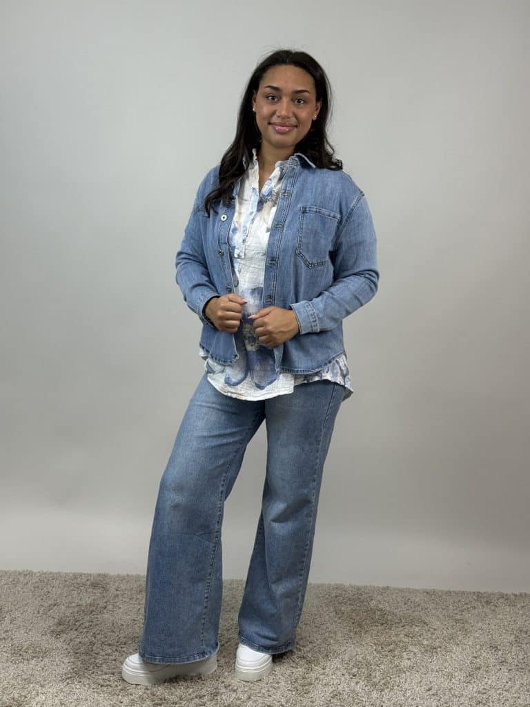 Jeansjacka/skjorta i ljus denim