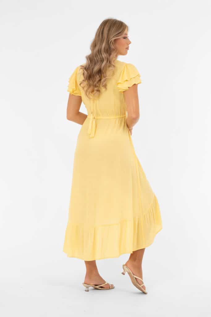 Viskosklänning i gult