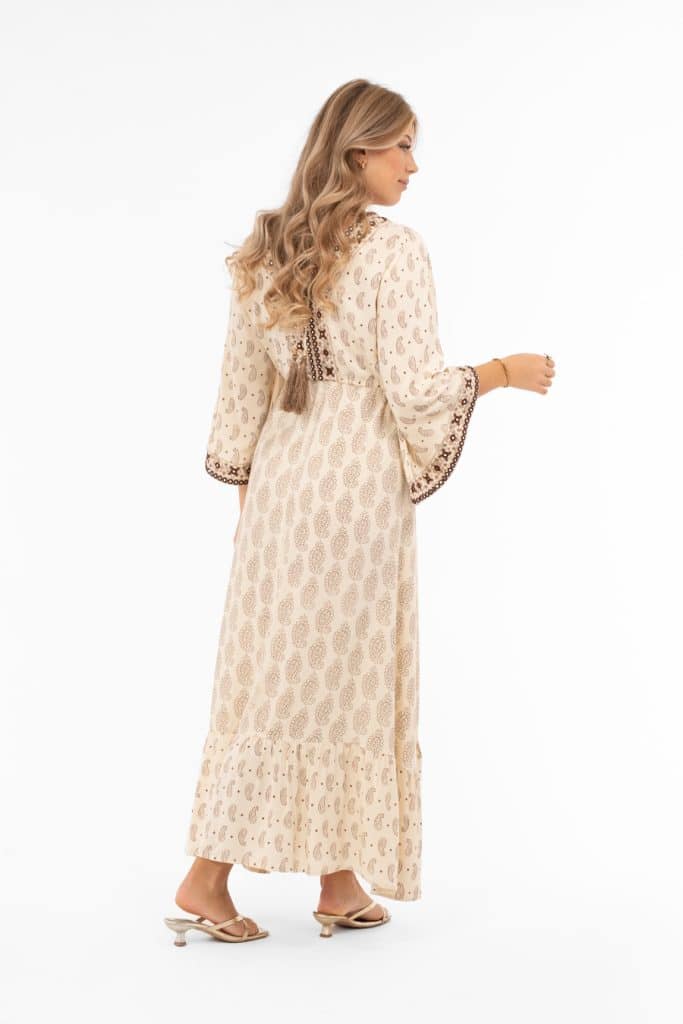 Bohemisk klänning i paisleymönster