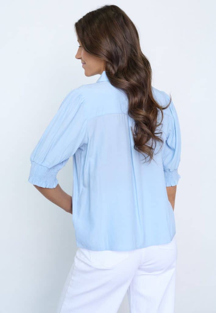 Söt skjortblus i ljusblått