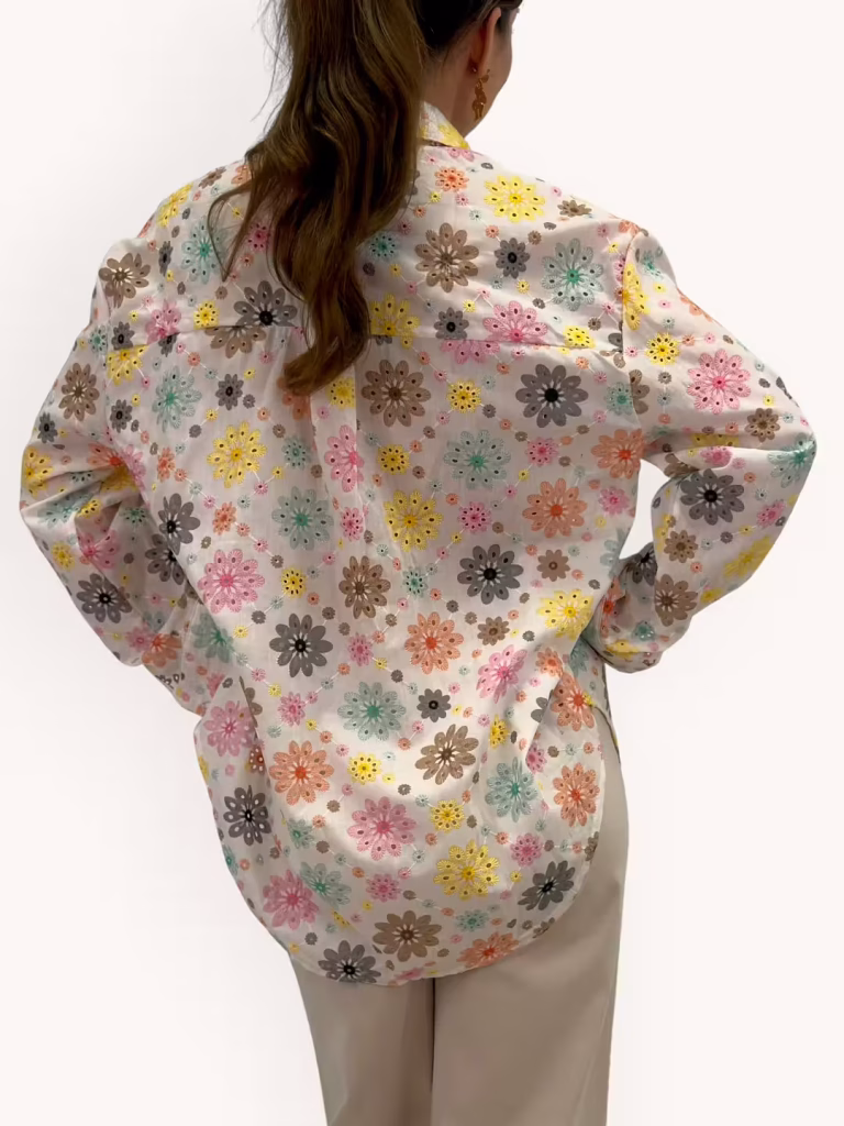 Färgglad skjorta med broderi