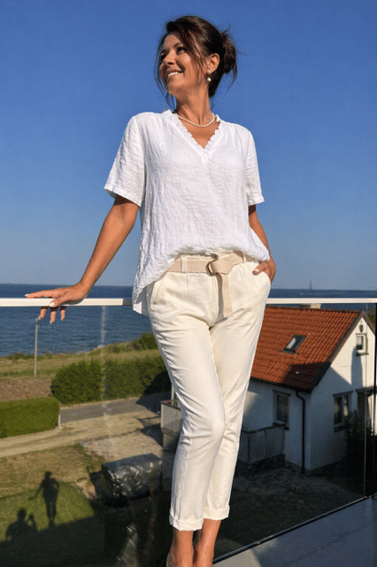 Cremevit byxa från Caramelle Fashion