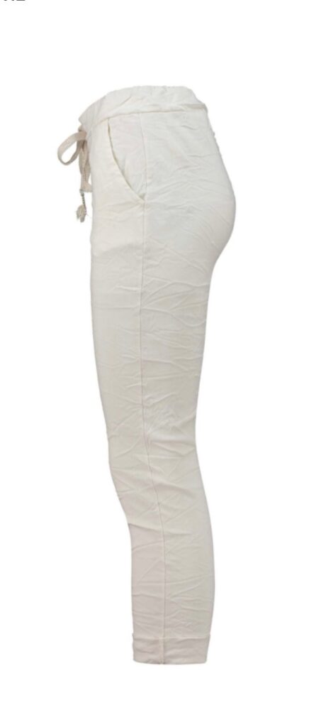 Snygga magiska byxor från Zabaione i offwhite