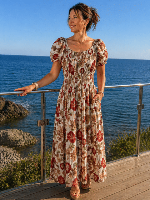 Lång klänning i brunmönstrat