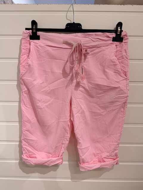 Magiska caprishorts i rosa