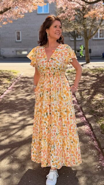 Långklänning gulmönstrad