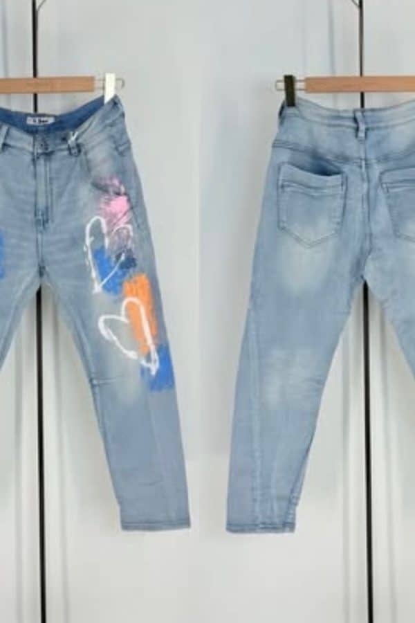 Coola Jeans med färgsprakande färger