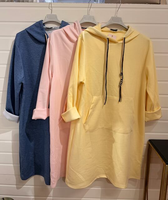 Fräck hoodiekläning med hätta