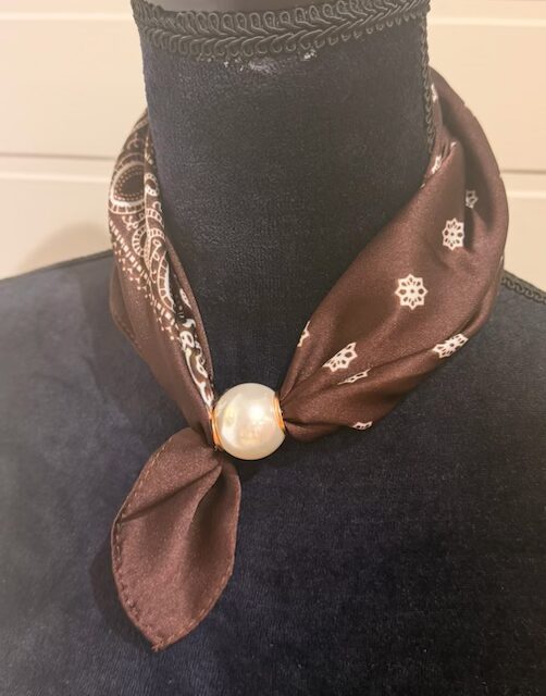Sjal mönstrad brun/beige med magnet