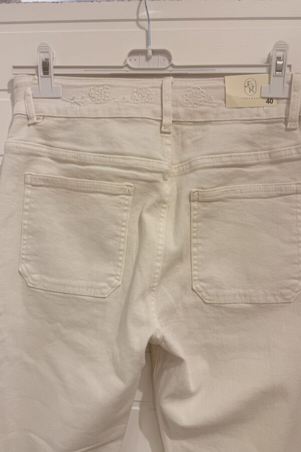 ✨ Beige stretchjeans med brodyr – Caramell Fashion