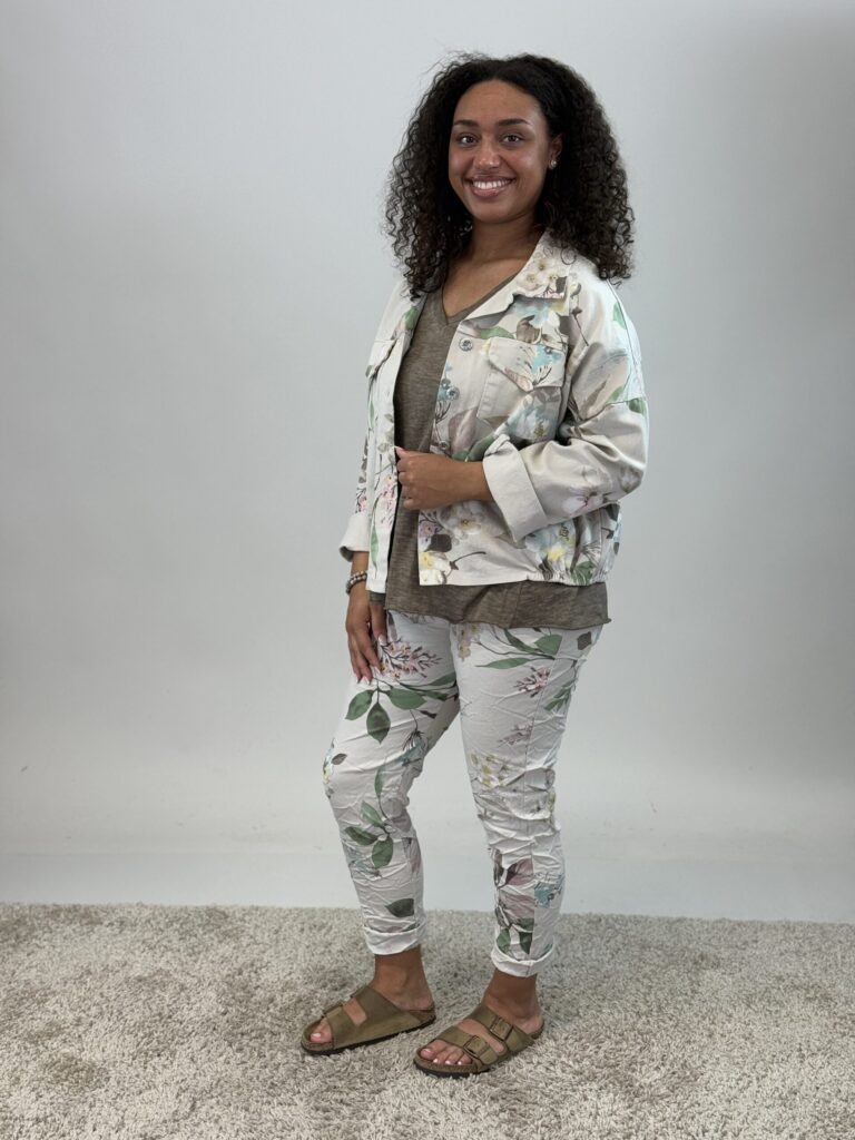 Blommig bomullsjeansjacka i beige