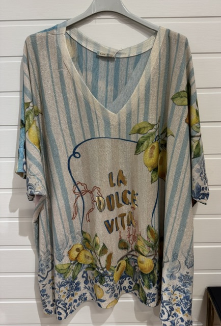 Fin topp i ett härligt statement print