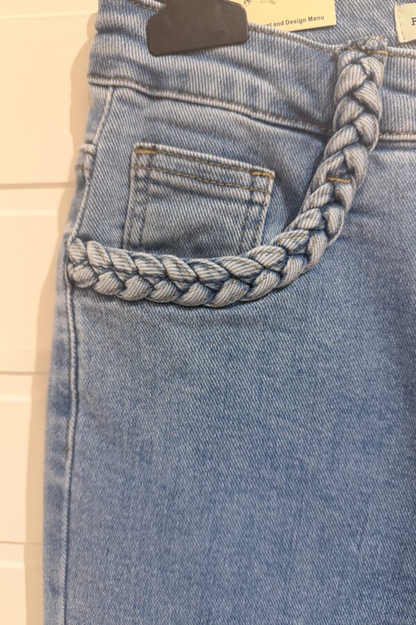 ✨ Stretchjeans med dekorativ fläta – Caramell Fashion