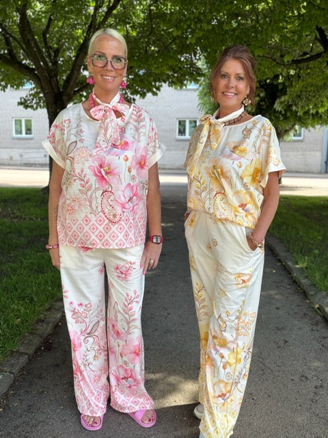 mönstad topp m scarfs