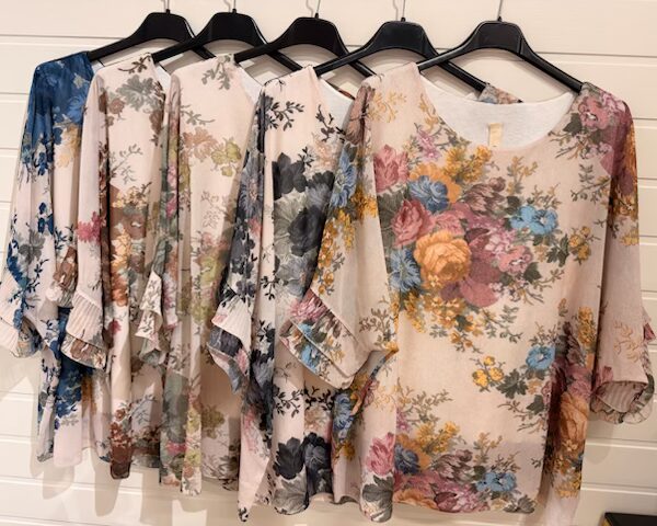Blommig chiffongblus