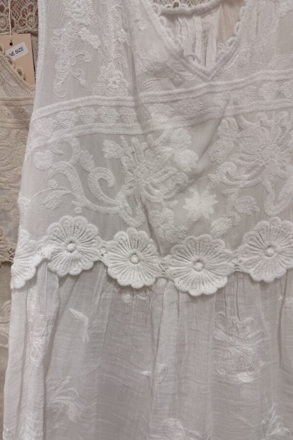 🌸 Broderat spetslinne i bomull 🌸