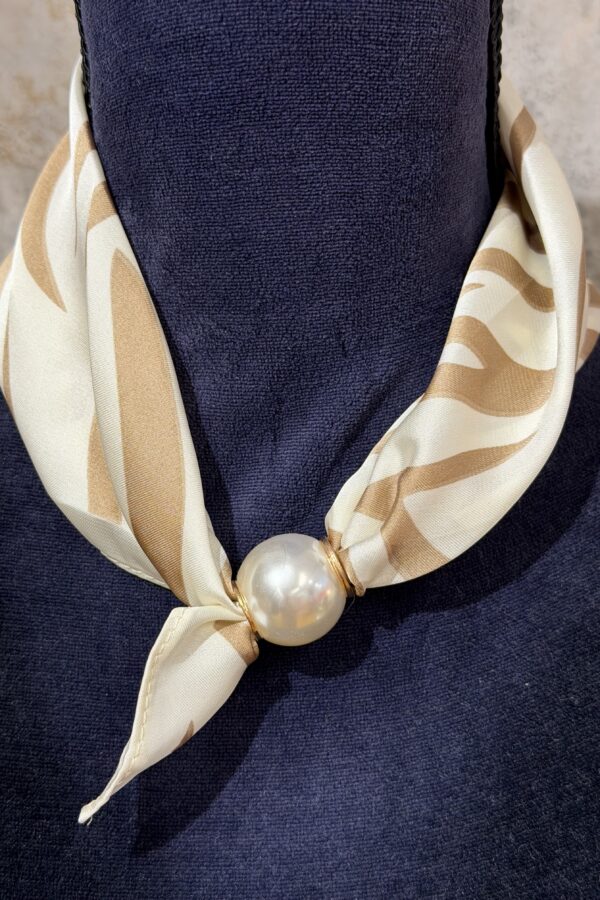 ✨💎 MÖNSTRAD SATINSCARF MED MAGNETPÄRLA 💎✨