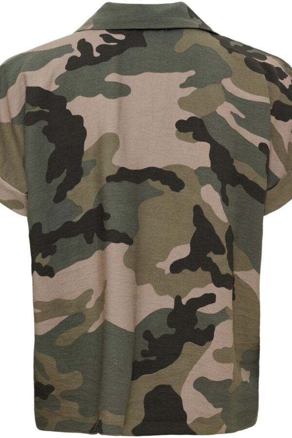 Härlig armygrön camouflageskjorta med kort ärm