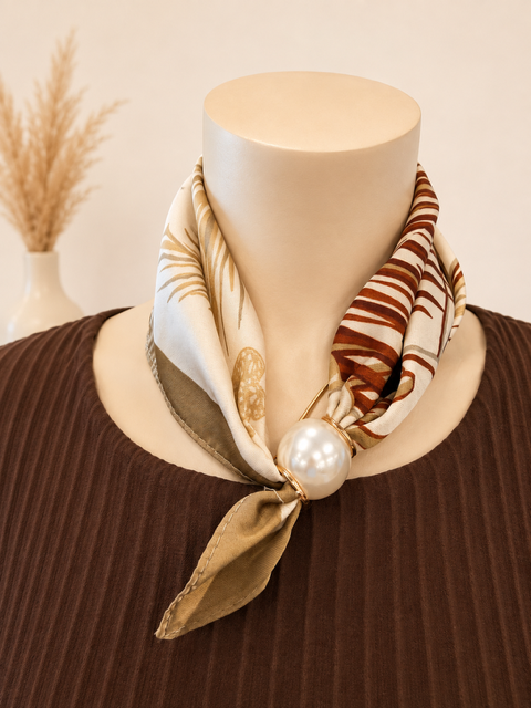 Satinscarf mönstrad ljusolivgrön/rostbrun/creme