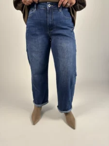 Tuffa och coola barreljeans i mörk denim