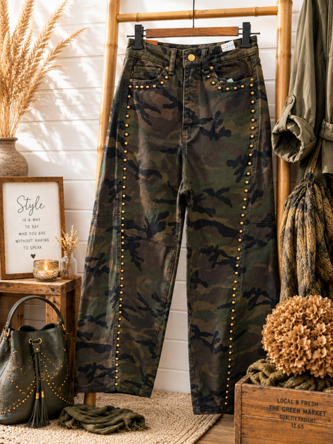 Fräcka barreljeans i armygrön camouflage
