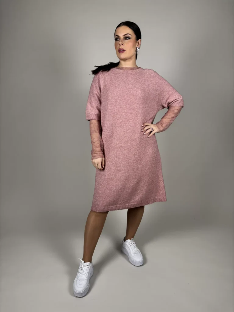 Rosa stickad klänning i viskosmix
