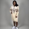 Beige  hoodieklänning med blommönster  i velour(EJ BYTE,RETURRÄTT)