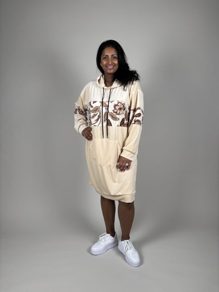 Beige hoodieklänning